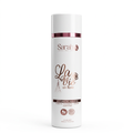 La Vie en Rose Restorative Shampoo on white